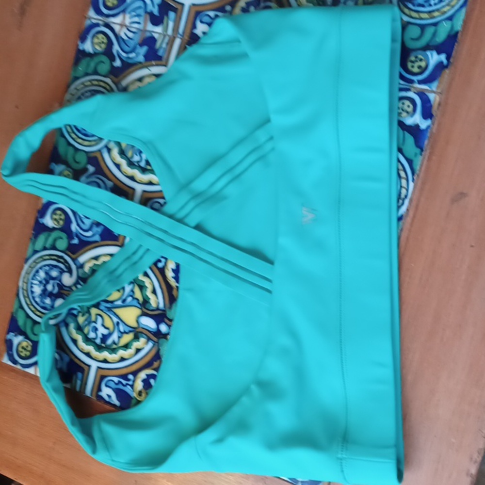 IVL Stay in Place Sports Bra in Ceramic Blue Size 10 Criss Cross Back